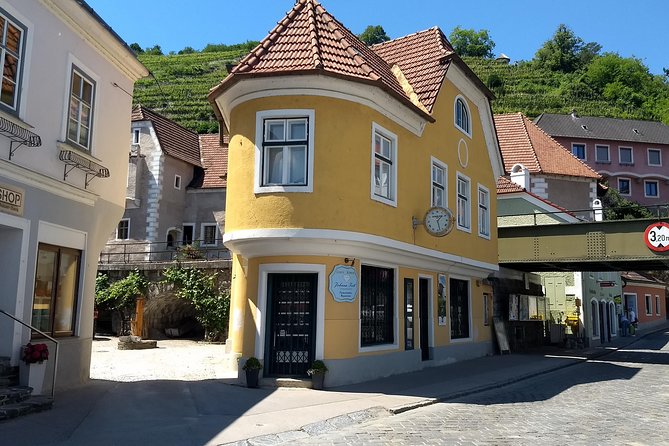 3-Hour Private Hiking Tour to historic places around Spitz in Wachau Valley - How the 200 meters of elevation stays manageable