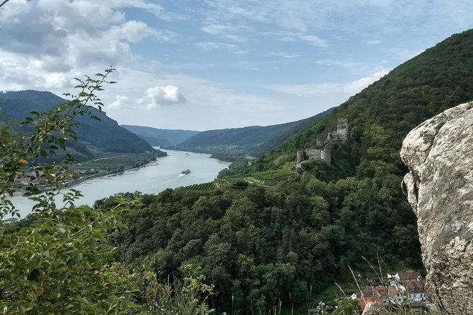 3-Hour Private Hiking Tour to historic places around Spitz in Wachau Valley - Private guiding that turns stops into something you remember