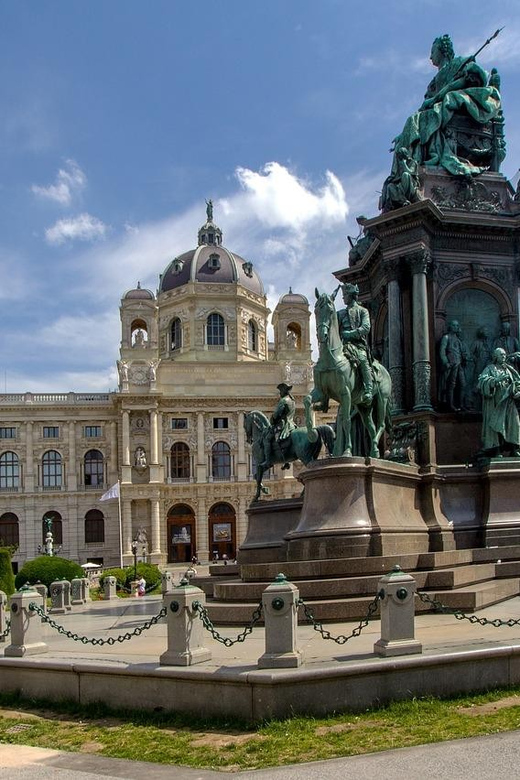 3 hour private tour in Vienna by private car - Getting from your hotel to the Ringstraße loop