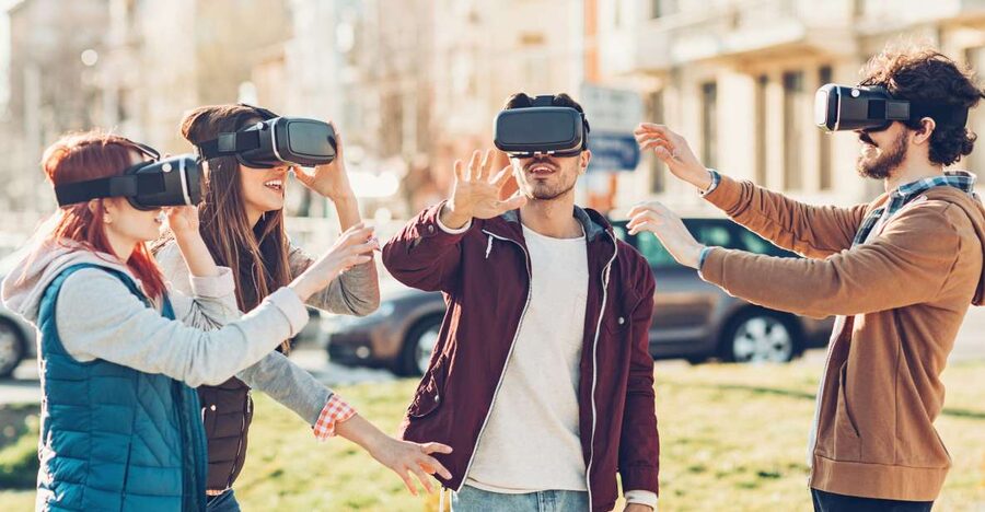 3D Salzburg: Unique VR-Tour - Your VR setup: TimeTour app, glasses, and a charged phone