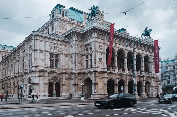 A private Historical Walking Tour in Vienna - Albertina: art museum outside view, and why it still matters