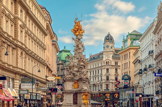 A private Historical Walking Tour in Vienna - Maria Theresien Square and Heldenplatz: the education comes fast