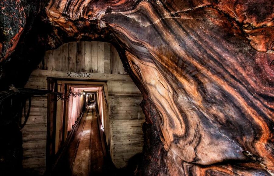 All-Inclusive Tour Salzwelten Altaussee: Shuttle & Salt Mine - Entering the Altaussee Salt Mine: what the underground tour includes