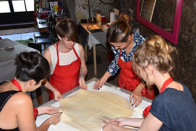 Apple Strudel & Prezel Cooking Class incl. Dinner & Music - Your Dinner Break: Goulash While Mozart and Sound of Music Play