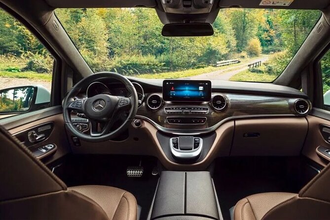 Arrival Private Transfer from Vienna Airport VIE to Vienna City by Luxury Van - Who Should Book This Transfer (and Who Might Not Need It)
