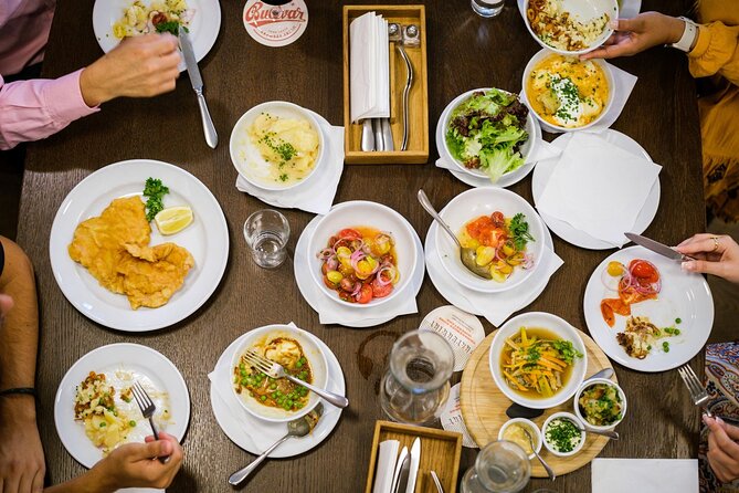 Authentic Vienna Food Tour inc. lunch, street food, 3 drinks - Brunnenmarkt street food: the snack phase becomes the show