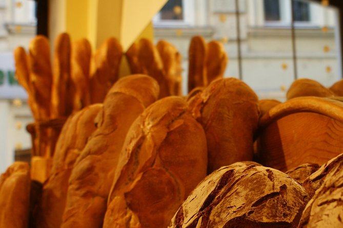 Best of Food Tour Vienna - A Famous Quick Snack Place: Learning Local Habits, Not Just Shopping