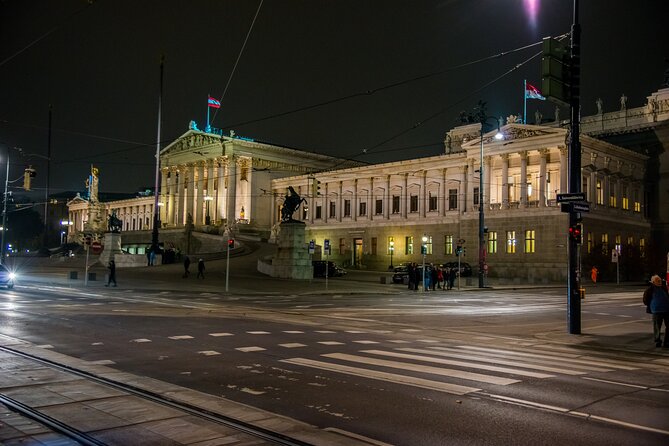 Big Bus Panoramic Live-Guided Evening Tour - Who this Vienna night bus tour fits best