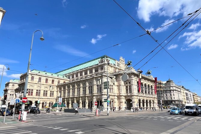 Bites & Sights Vienna Authentic Gourmet Walk - Rathausstraße start and the Parliament view you’ll remember