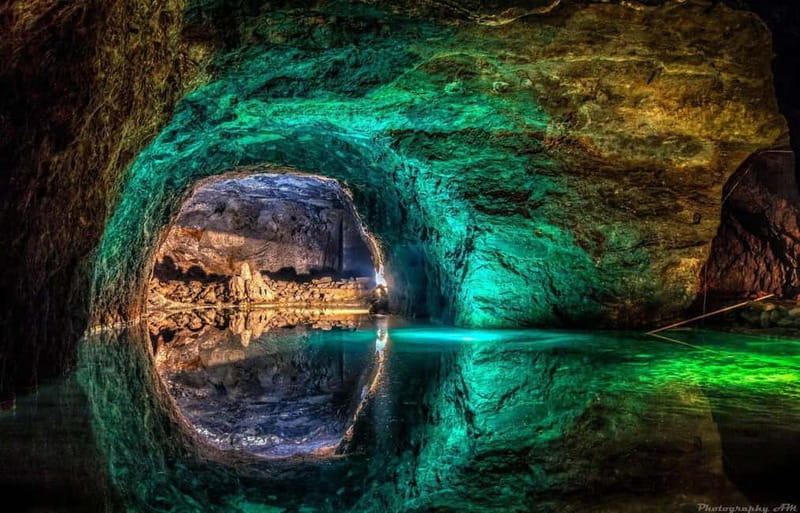 Bratislava: DayTrip: Castles around Vienna +underground lake - What the guide (Jozef) changes on a long day