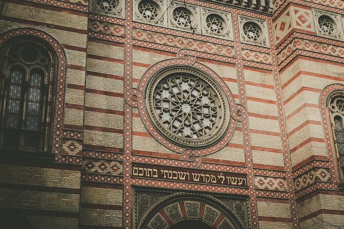 Budapest Unveiled Exclusive Day Tour - Ramazuri Bistronomy lunch break and Arpád Tóth Promenade views