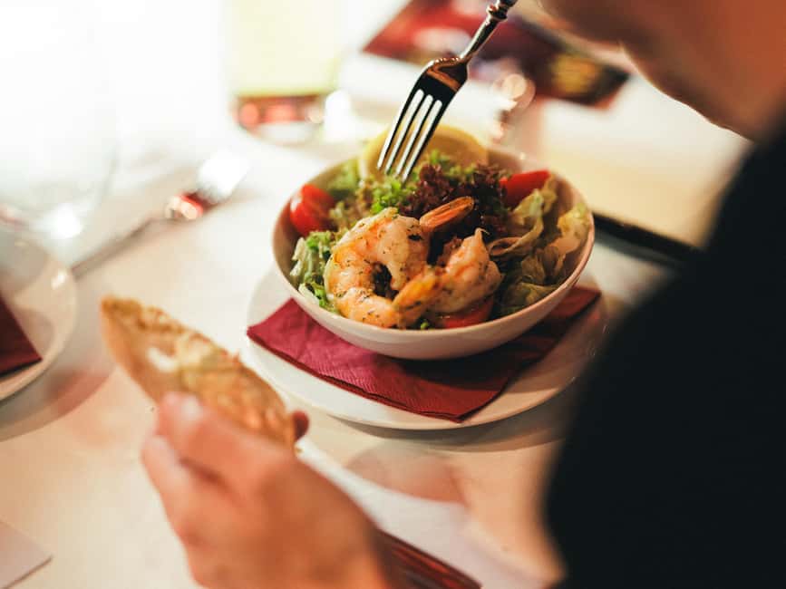 Burlesque Dinner Club in Vienna - Seating, atmosphere, and why photos actually make sense