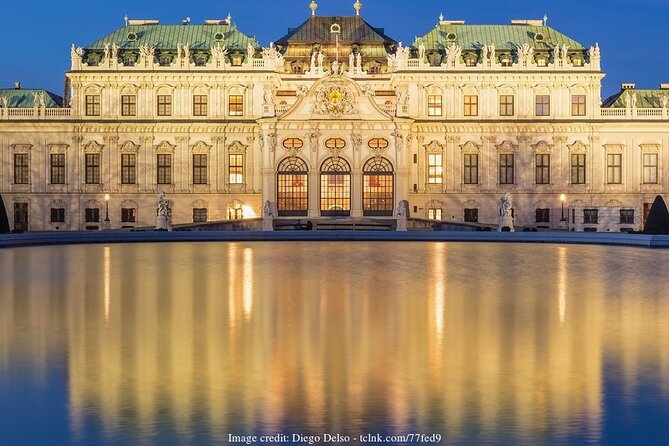 Christmas at Belvedere: 3hr Private Tour of Upper Palace & Market - Private tour perks: guide energy, tickets, and a calmer pace