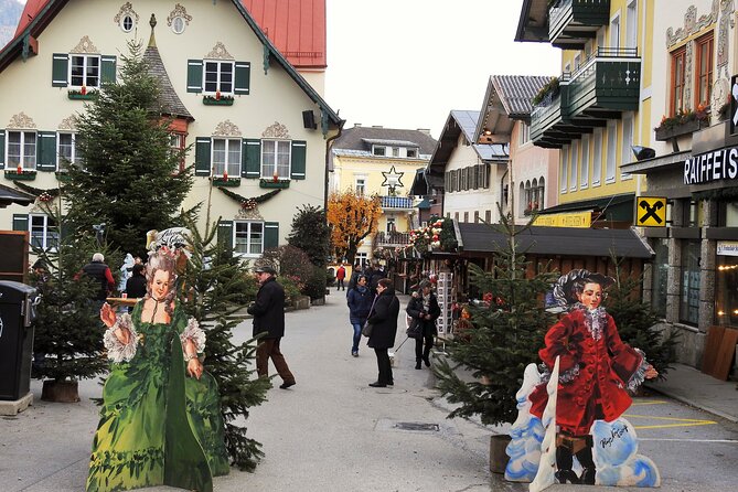 Christmas Markets Tour with St.Gilgen + St.Wolfgang + Hallstatt - Fuschl am See and the Optional Red Bull Photo Break