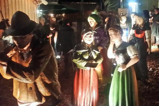 Christmas Markets Tour with St.Gilgen + St.Wolfgang + Hallstatt - St. Wolfgang im Salzkammergut: Market Streets Plus a Winged Gothic Altar