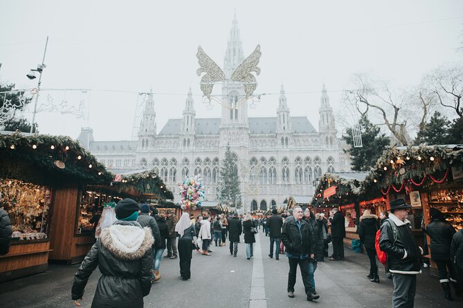 Christmas Walk Vienna : 5 Markets & Old Town in 3h (EN/DE) - What makes the guiding style worth it