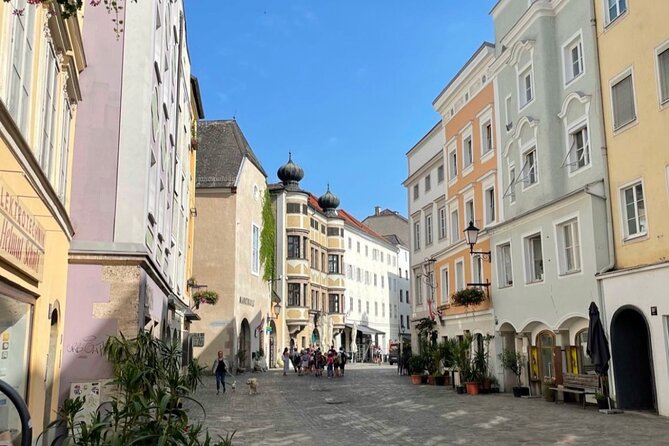 CITY QUEST LINZ: uncover the secrets of this city! - A Smartphone Treasure Hunt Through Linz
