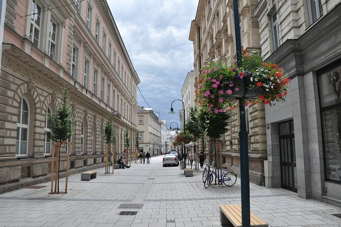 CITY QUEST LINZ: uncover the secrets of this city! - Stop 3: Martin Luther Kirche for History Clues in Everyday Quiet