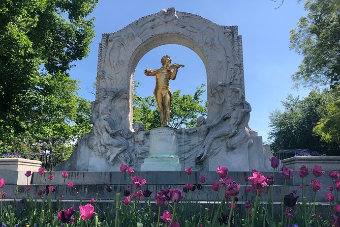 Classic Private City Tour Vienna - Hofburg Palace area and Heroes’ Square for an imperial reset