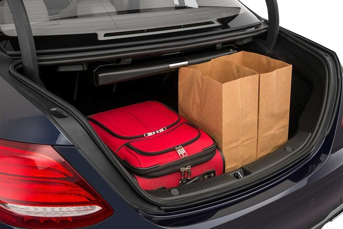 CO2-Offset Arrival from Salzburg Airport to Salzburg by Car/Van - Price and value: what you get for $77.94 per person