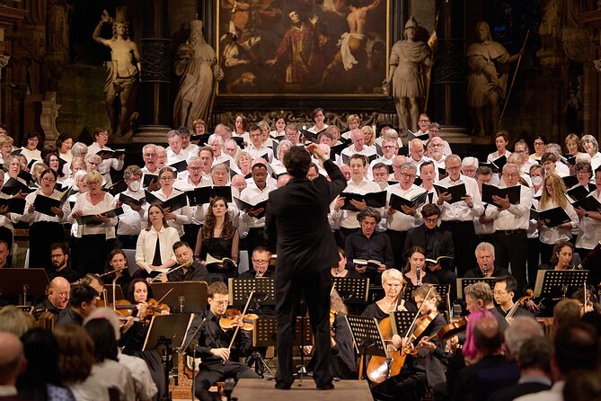 Concert at Vienna's St. Stephen's Cathedral - Comfort in the cathedral: cold seats, heat, and how to survive 90 minutes