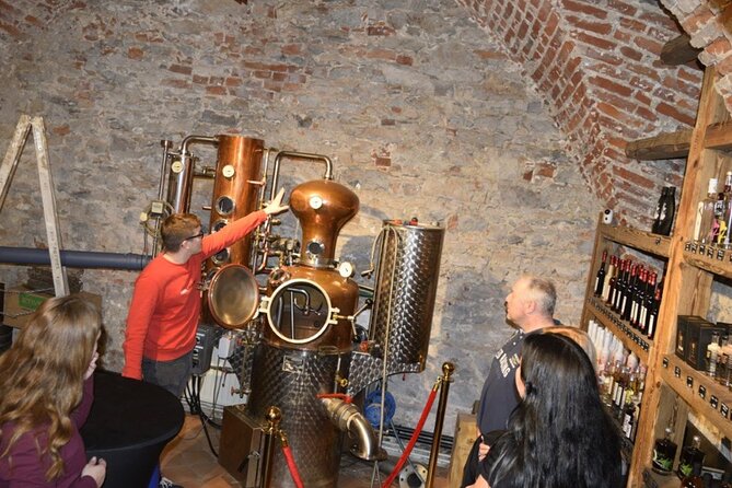 Culinary tour in Melk - The apricot specialty shop: schnapps and liqueurs with a local signature