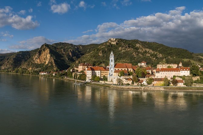 Danube Valley Private Tour with Melk Abbey Skip-the-Line Access from Vienna - Dürnstein: Richard the Lionheart, a Blue Tower, and Optional Fortress Hiking