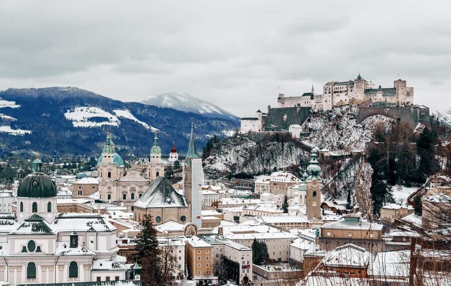 Day trips from Vienna: Hallstatt & Salzburg Guided Tour - Key things that make this day trip work