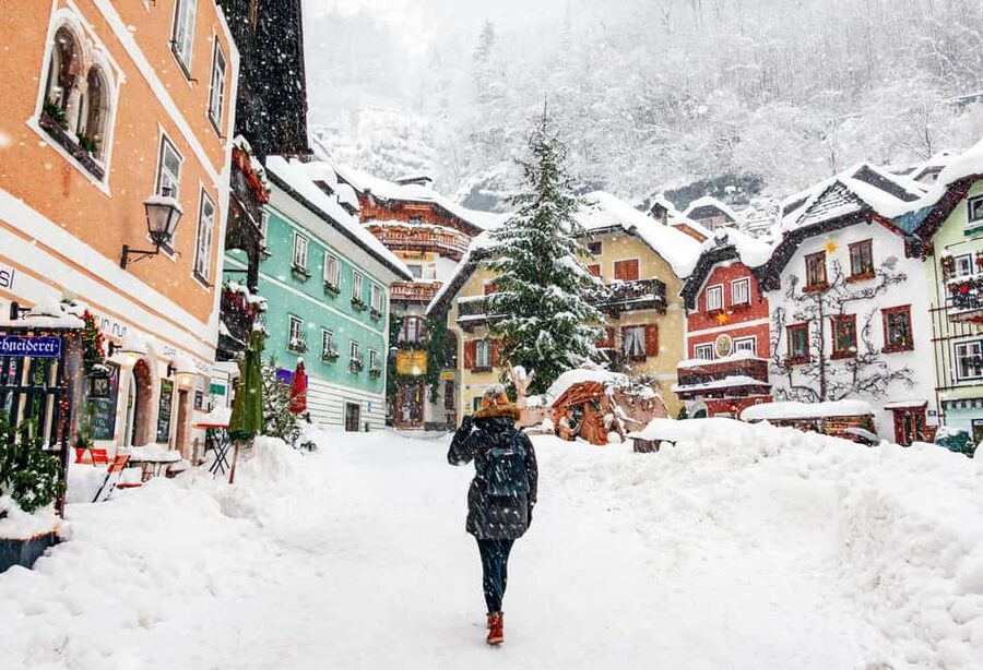 Day trips from Vienna: Hallstatt & Salzburg Guided Tour - Getting there from Vienna: early pickup and a smooth coach schedule