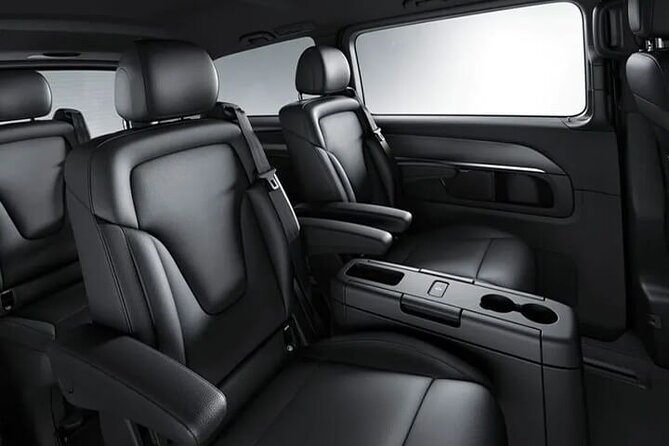 Departure by Private Minivan from Vienna to Vienna Airport VIE - Pickup From Your Hotel, Not a Taxi Line
