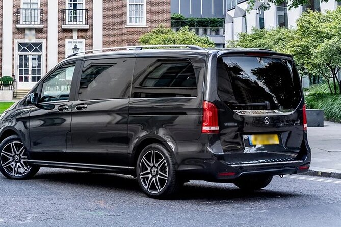 Departure by Private Minivan from Vienna to Vienna Airport VIE - Timing, Traffic, and Why Pickup Time Matters