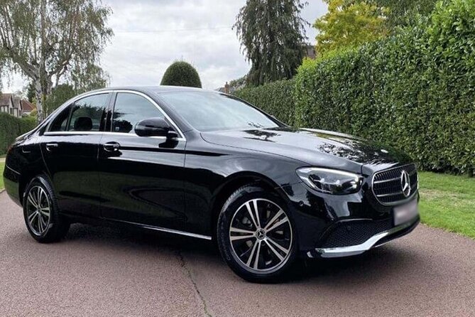 Departure Private Transfer Vienna to Vienna Airport VIE by Sedan - The hotel pickup and how the meet and greet works