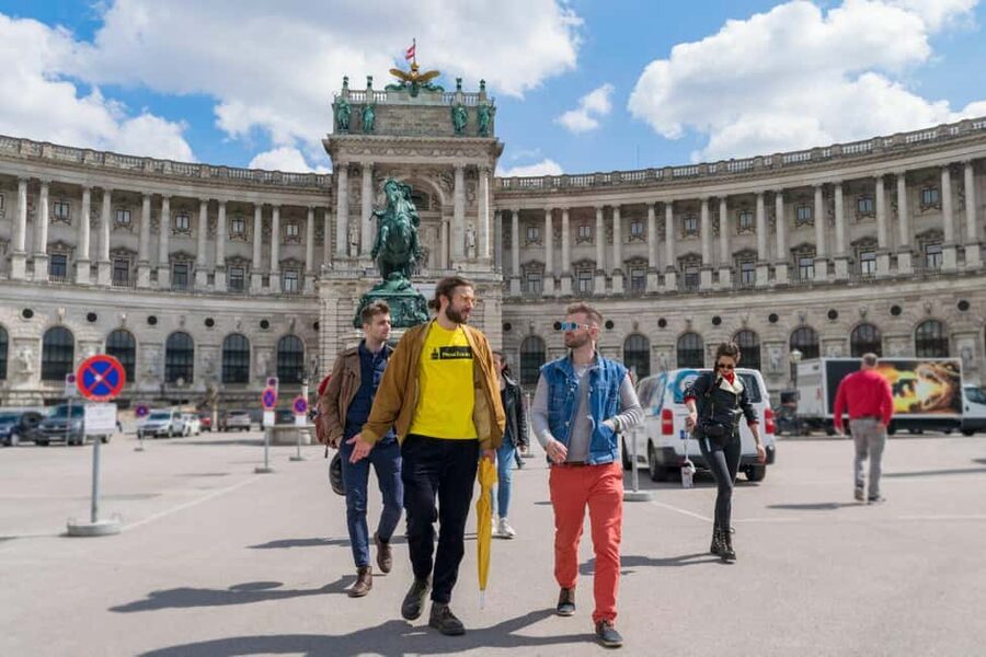 Discover Vienna’s Landmarks in 2 Hours - Belvedere Palace: Baroque drama with a clean payoff