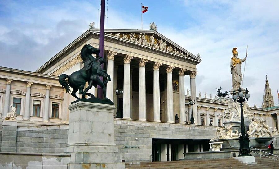 Discover Vienna’s Landmarks in 2 Hours - Hofburg Palace start: where modern power meets old streets