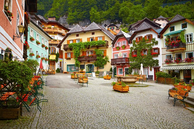 Eagle's Nest and Hallstatt Private Tour from Salzburg - Mozartblick above Lake Wolfgang: a Sound of Music style viewpoint