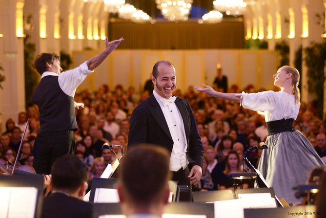 Evening at Schönbrunn Palace Vienna: 3-course Dinner and Concert - The Big Picture at Schönbrunn: Dinner, Music, and Seat Choices