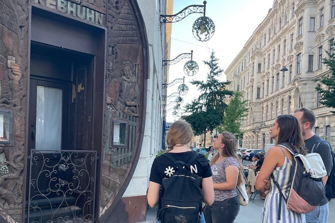 Explore the Hidden Gems of Vienna with CityRiddler - Stop 1: Blutgasse and the riddle behind Blood Alley