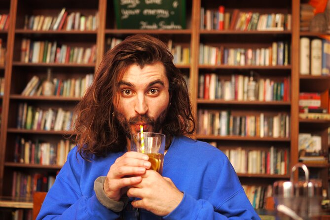 Friday Night Pub Crawl for Professionals in Vienna, Austria - Pickwick’s Pub: the bookshop-turned-pub start with a free welcome shot