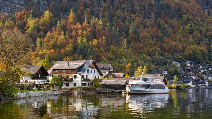 From Salzburg: Hallstatt, St.Gilgen & St. Wolfgang Day Trip - St. Wolfgang: 45 minutes for the historic center and lakeside church