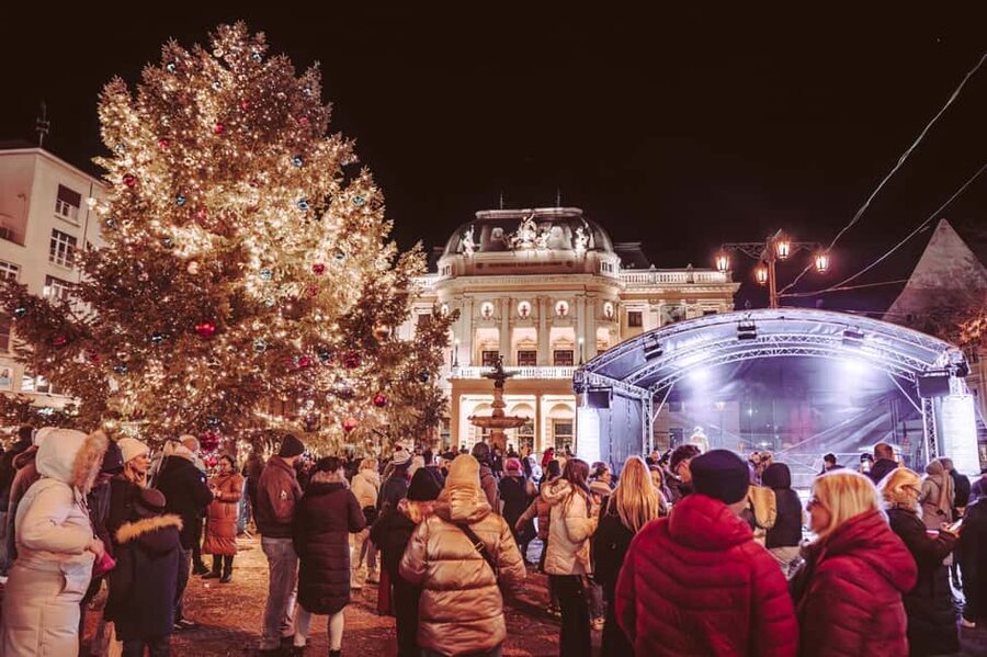 From Vienna: Bratislava Christmas Markets Guided Tour - Why this Vienna to Bratislava Christmas market day works