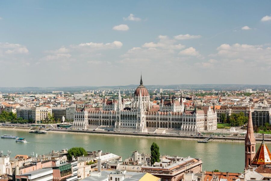 From Vienna: Guided Day Trip to Budapest - Heroes’ Square photo stop: iconic statues, limited patience