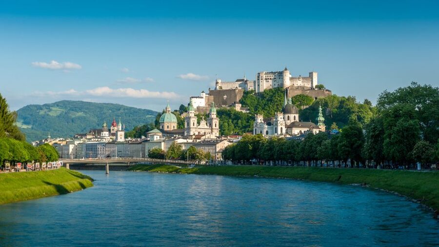 From Vienna: Guided Day Trip to Salzburg - Mondsee photo stop: a short lakes-district break that matters