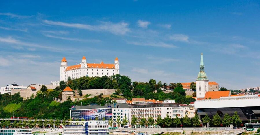 From Vienna: Guided Tour to Bratislava with Speed Boat Ride - Starting the Day in Vienna, From Oper Karlsplatz U or Your Hotel