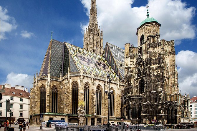 Full day PRIVATE GUIDED VIENNA tour from Budapest with lunch and drinks - Price and what you are really paying for