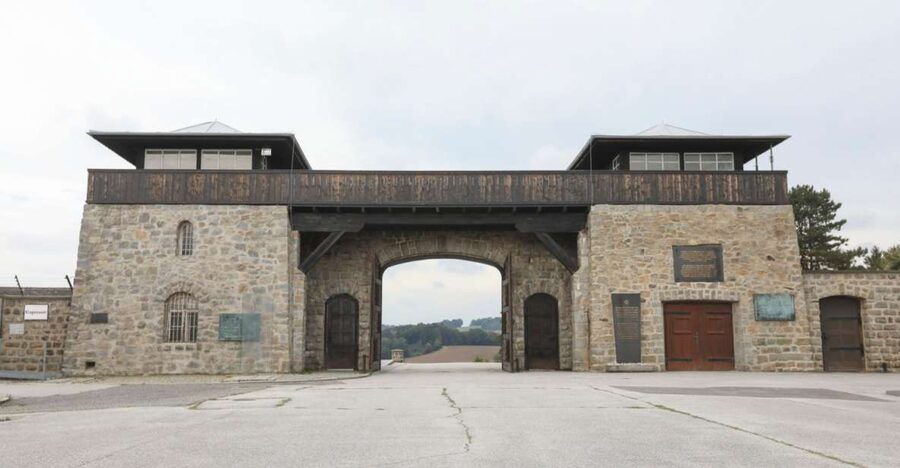 Full-Day Private Trip from Vienna to Mauthausen Memorial - Getting Inside Mauthausen: A Self-Guided Visit With an Audio Guide