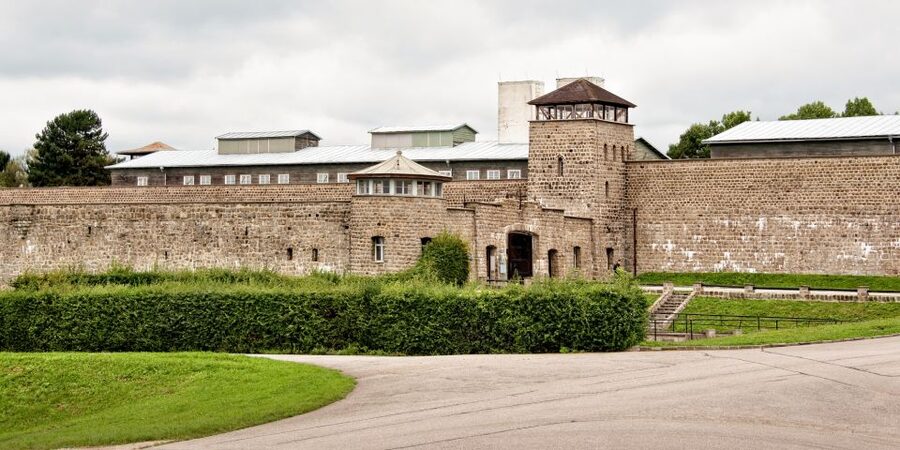 Full-Day Private Trip from Vienna to Mauthausen Memorial - Wiener-Graben Quarry, SS-Quarters, Prison, Gas Chamber: What You Will See