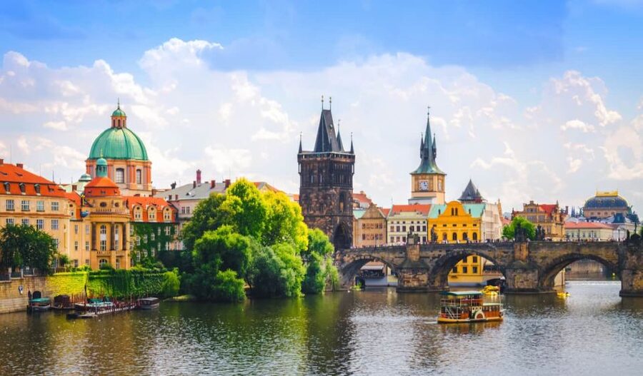 Full-Day Private Trip from Vienna to Prague - Your Local Guide Plan: How a One-Day Walk Stays Organized