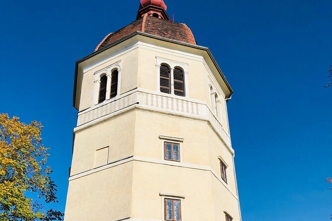 Fun & mobile scavenger hunt through Graz - The Walking Route: Island in the Mur to Jakominiplatz