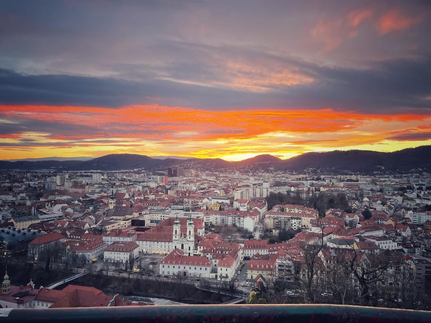Graz: Funicular Ride & Schlossberg Picnic Experience - Riding up and walking with local guidance around Schlossberg
