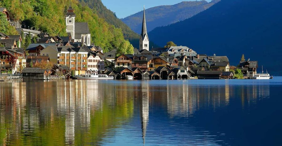 Hallstatt, St. Wolfgang & St. Gilgen Day Trip from Salzburg - Audio Guide and Language Support in the Car